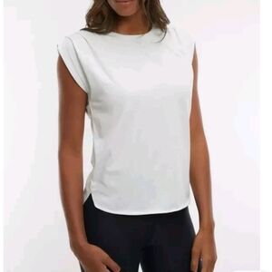 NWT Venor hunting inspired cutoff Rambler tee in tofu size Small